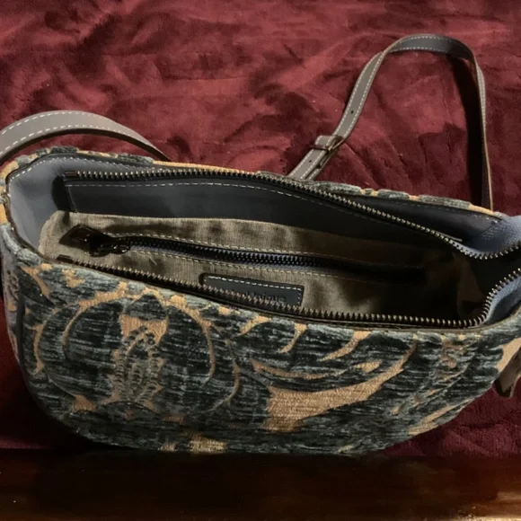 Italian Brocade Coat with matching Handbag - Picture 13 of 15